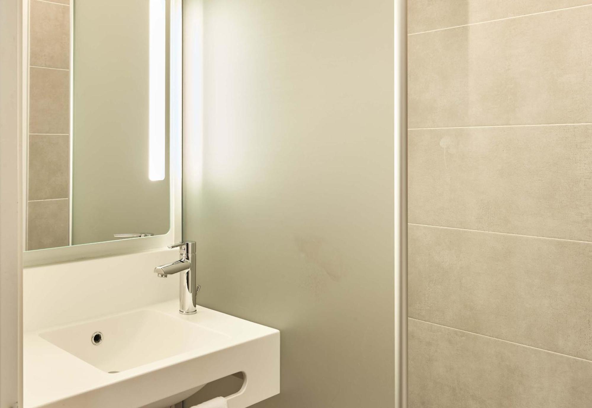 B&B Hotel Le Port Marly Saint Germain En Laye Eksteriør bilde